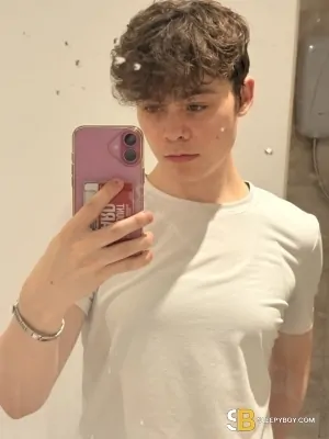 Bisexual Escort Josh 22yr - trios