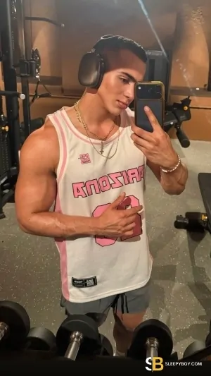 Bisexual Escort Samir 24yr - licking