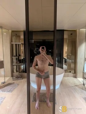 Bisexual Escort Leo 25yr - licking