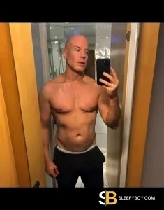 male escort Glasgow Thomas