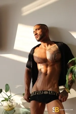 Bisexual Escort Léo Protásio 27yr - sucking