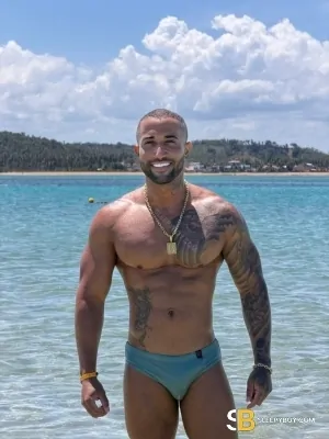 Bisexual Escort Léo Protásio 27yr - role