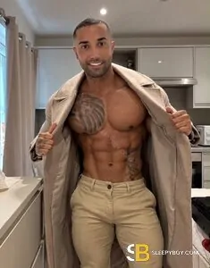 male rent boy Manchester L&eacute;o Prot&aacute;sio