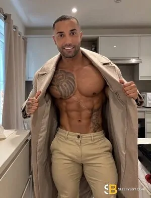 Bisexual Escort Léo Protásio 27yr - role