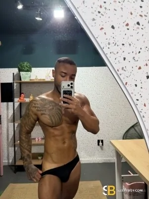 Bisexual Escort Léo Protásio 27yr - role