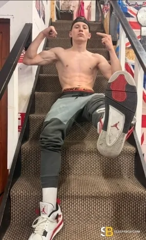 Bisexual Escort Ethan 22yr - rimming