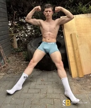 Bisexual Escort Ethan 22yr - exhibitionist