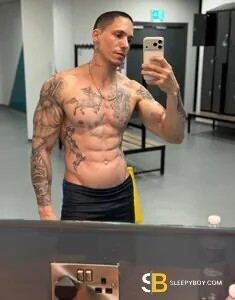 male rent boy Newcastle Upon Tyne Apollo Ferraz