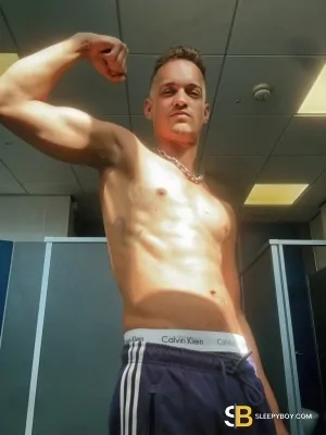 Gay Escort Matt 34yr - role