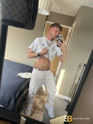 Gay Escort Ian 33yr - role