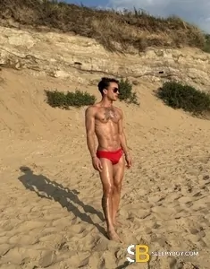 male escort Manchester Adrian 🇧🇷