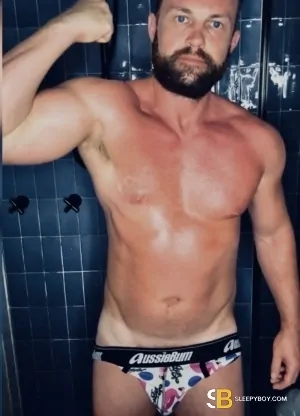Bisexual Escort Timothy 40yr - role