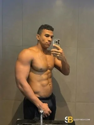 Gay Escort Gabriel 28yr - sucking