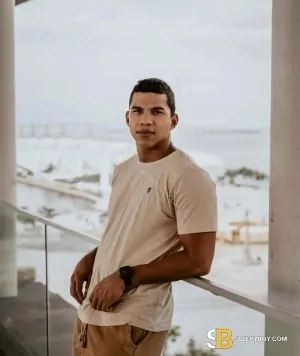 Gay Escort Gabriel 28yr - licking