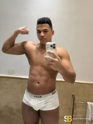 Gay Escort Gabriel 28yr - licking