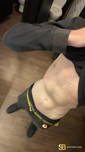 Gay Escort Jonathan 21yr - licking