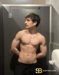 male rent boy London Mateo
