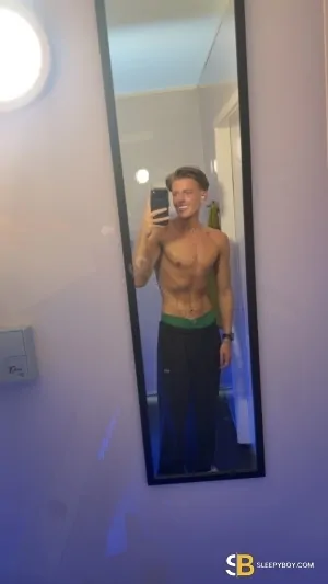 Gay Escort Prettyboy 26yr - role