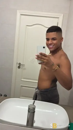 Gay Escort Victor 23yr - sucking
