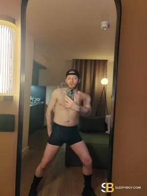 Gay Escort Theo 38yr - double penetration