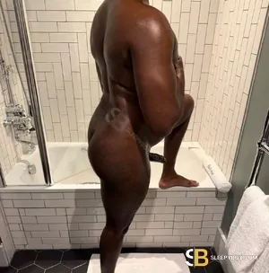 Bisexual Escort Daddy Xxxl 34yr - licking