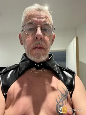 Bisexual Escort Tony 58yr - double penetration