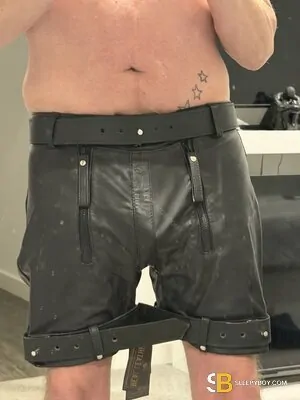 Bisexual Escort Tony 58yr - double penetration