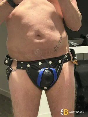 Bisexual Escort Tony 58yr - trios