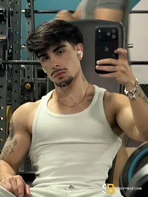 Gay Escort Pedro 22yr - sucking