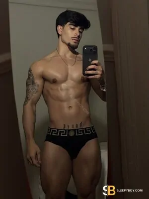 Gay Escort Pedro 22yr - licking