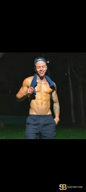 Gay Escort Mateus 30yr - licking