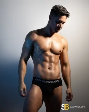 Bisexual Escort Neto 36yr - role