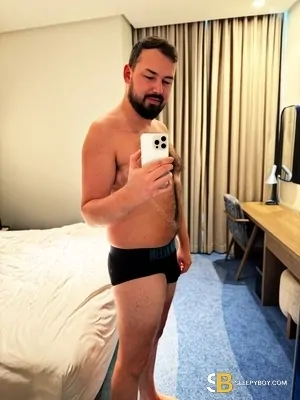 Gay Escort Mike 28yr - licking