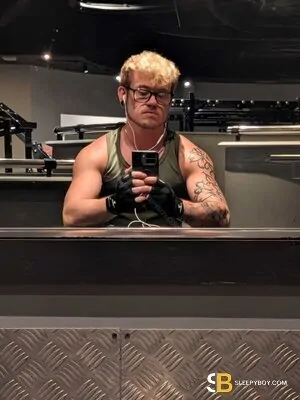 Gay Escort Mitchell 30yr - role
