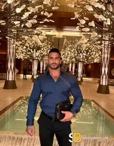 male rent boy London Rafael