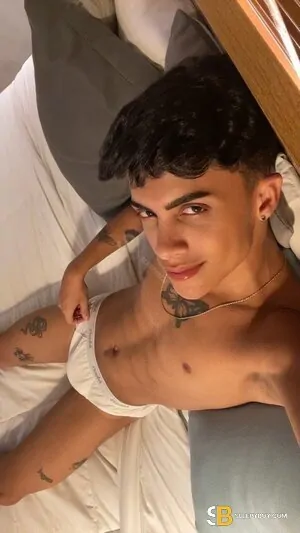 Gay Escort Paulo Roberto 27yr - sucking