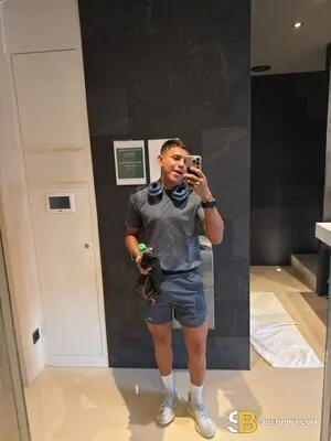 Gay Escort Wilfredo 26yr - licking