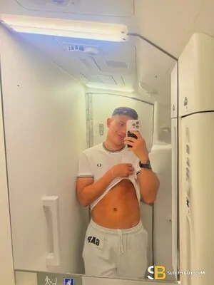 Gay Escort Wilfredo 26yr - role