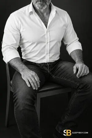 Bisexual Escort James 59yr - licking