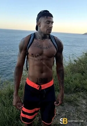 Bisexual Escort Nathan Rogue 26yr - trios