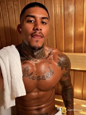 Bisexual Escort Nathan Rogue 26yr - double penetration