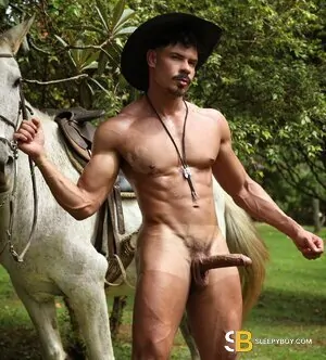 Bisexual Escort Gustavo Müller 30yr - cum on face