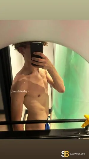 Gay Escort Joe 19yr - role