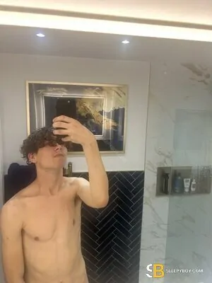 Gay Escort Joe 19yr - role
