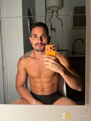 Gay Escort João 28yr - role