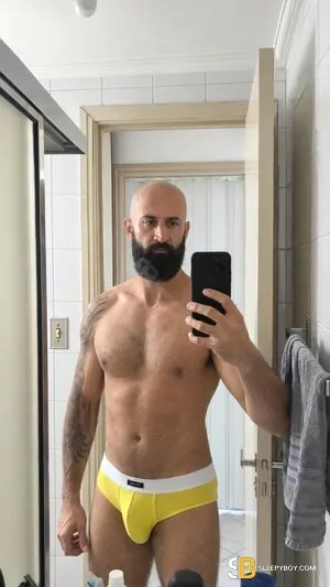 Gay Escort Eli 37yr - sucking