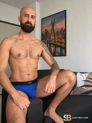 Gay Escort Eli 37yr - role