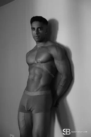 Bisexual Escort Edmundo 28yr - sucking