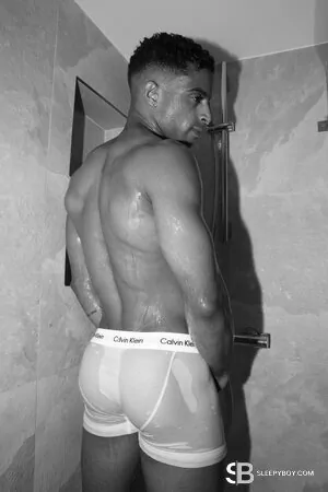 Bisexual Escort Edmundo 28yr - sucking