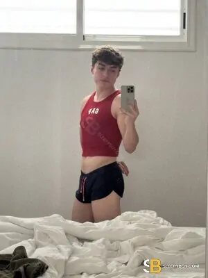 Gay Escort Ross 23yr - sucking